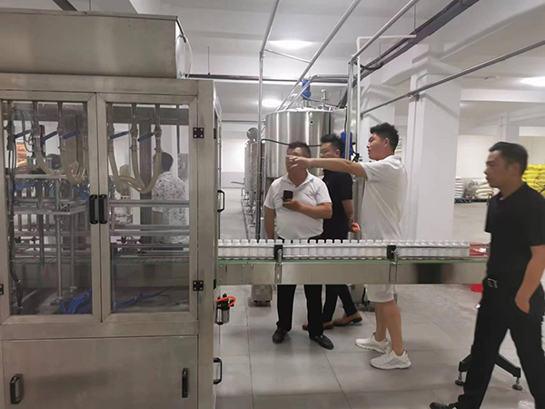 50-100ml小包裝液體肥灌裝生產(chǎn)線設備 達意隆液態(tài)肥成套設備生產(chǎn)廠家